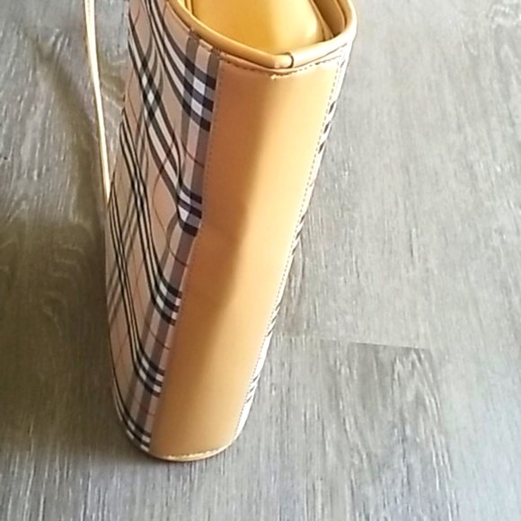 Shoulder Bag - Picture 5 of 8